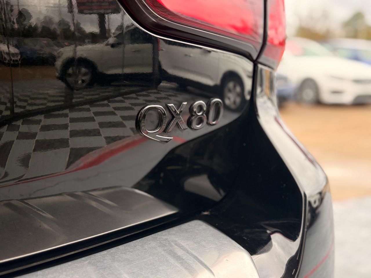 Infiniti QX80 LUXE 2019