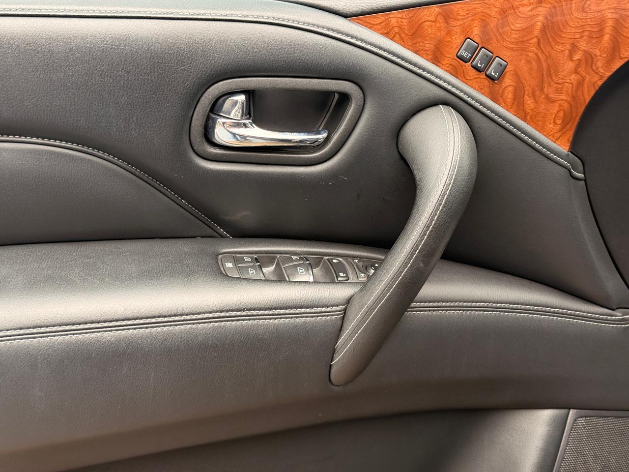 Infiniti QX80 LUXE 2019