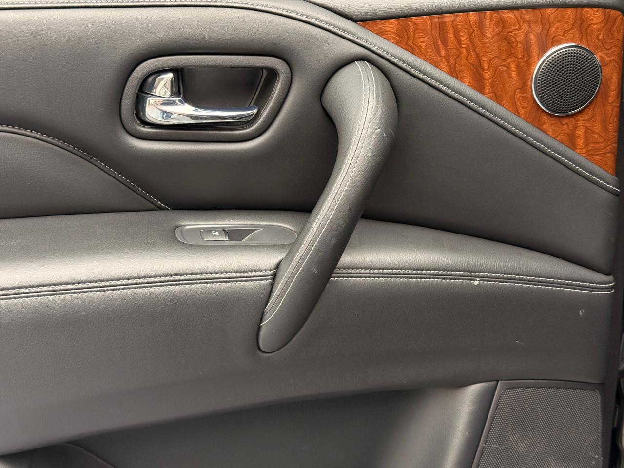 Infiniti QX80 LUXE 2019