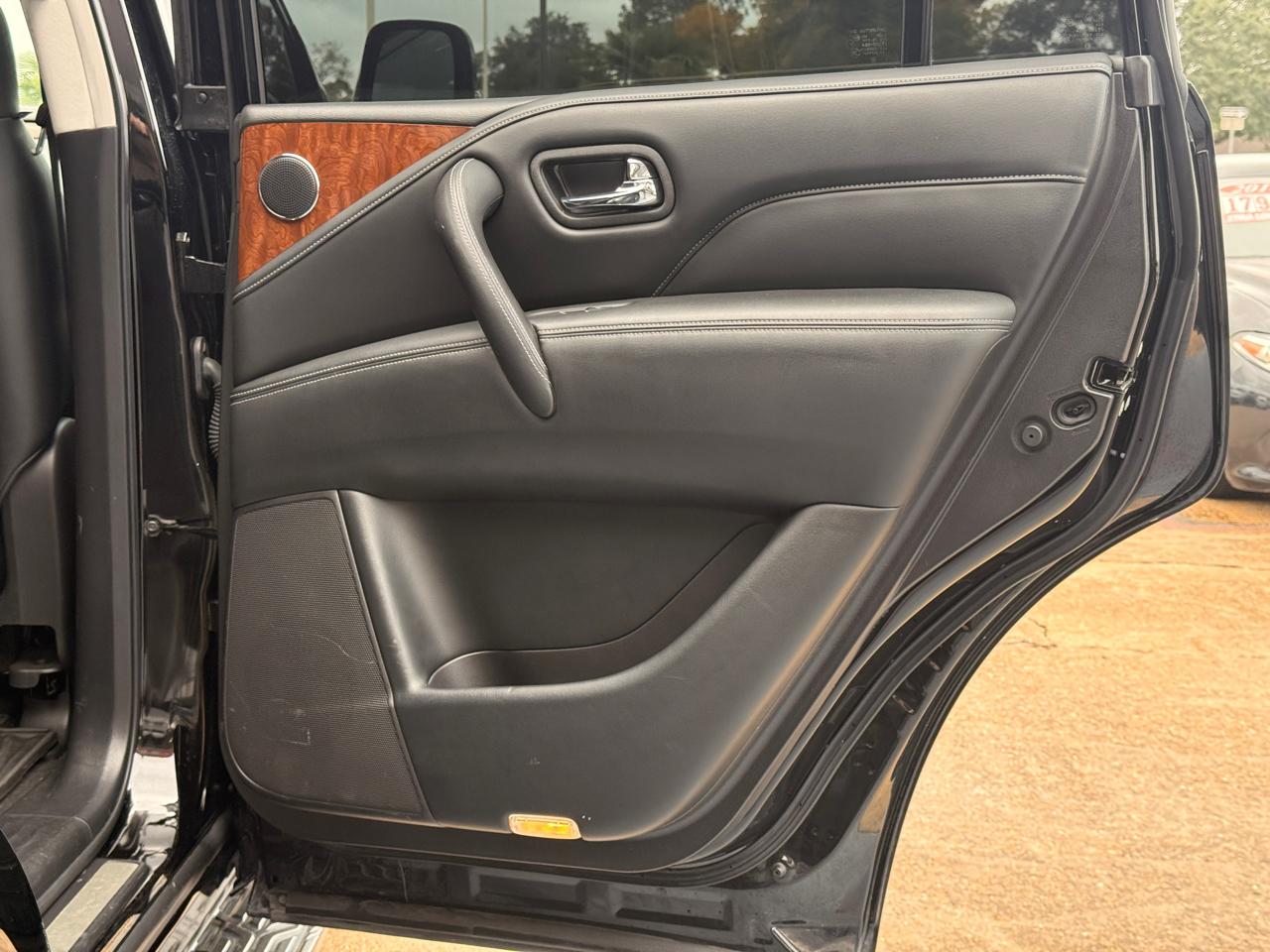 Infiniti QX80 LUXE 2019