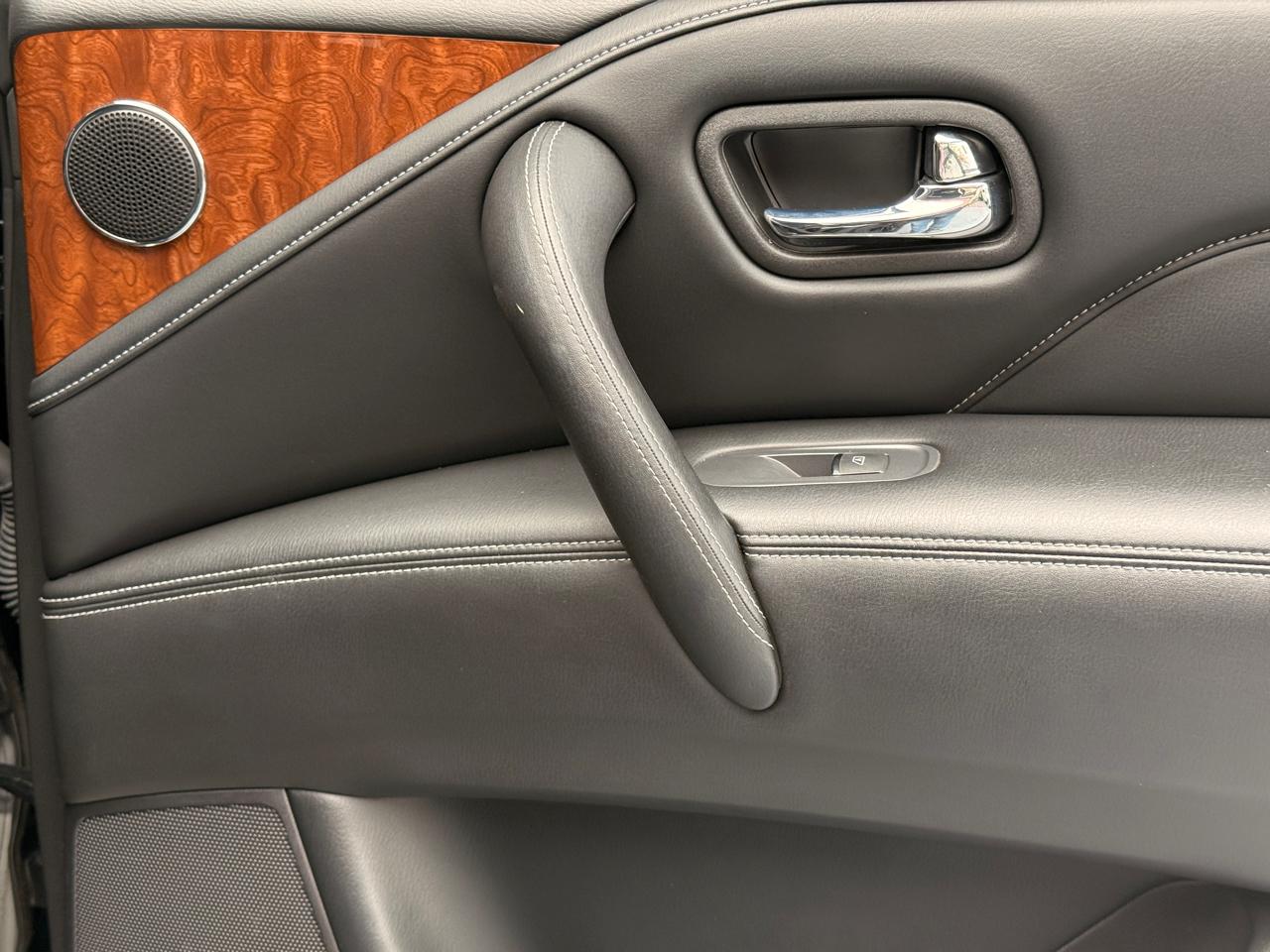 Infiniti QX80 LUXE 2019