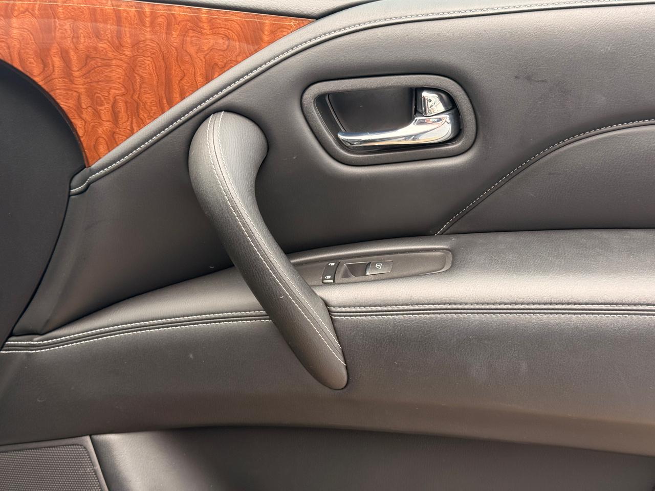 Infiniti QX80 LUXE 2019