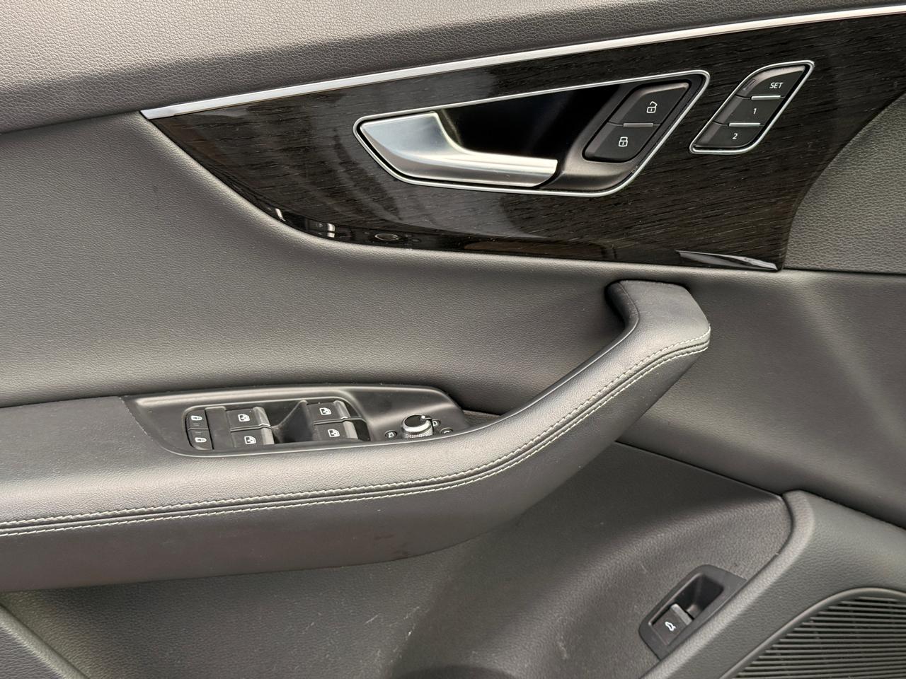 Audi Q7 Premium Plus 55 TFSI quattro 2025