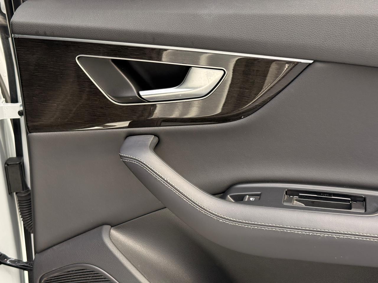 Audi Q7 Premium Plus 55 TFSI quattro 2025