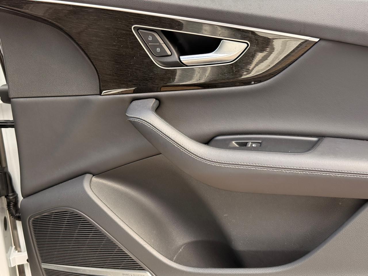 Audi Q7 Premium Plus 55 TFSI quattro 2025