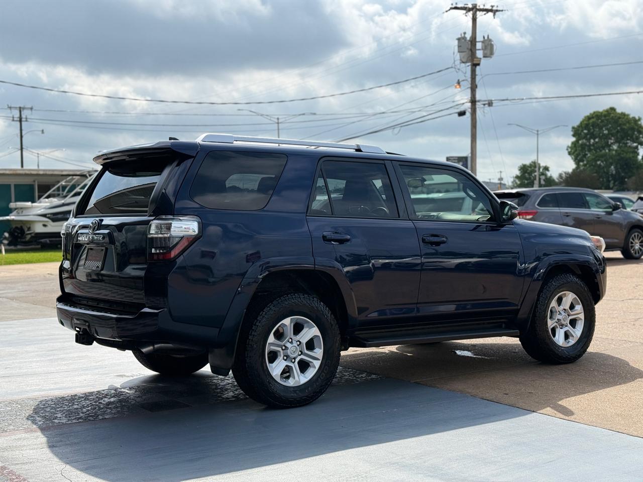 Toyota 4Runner SR5 2WD 2016