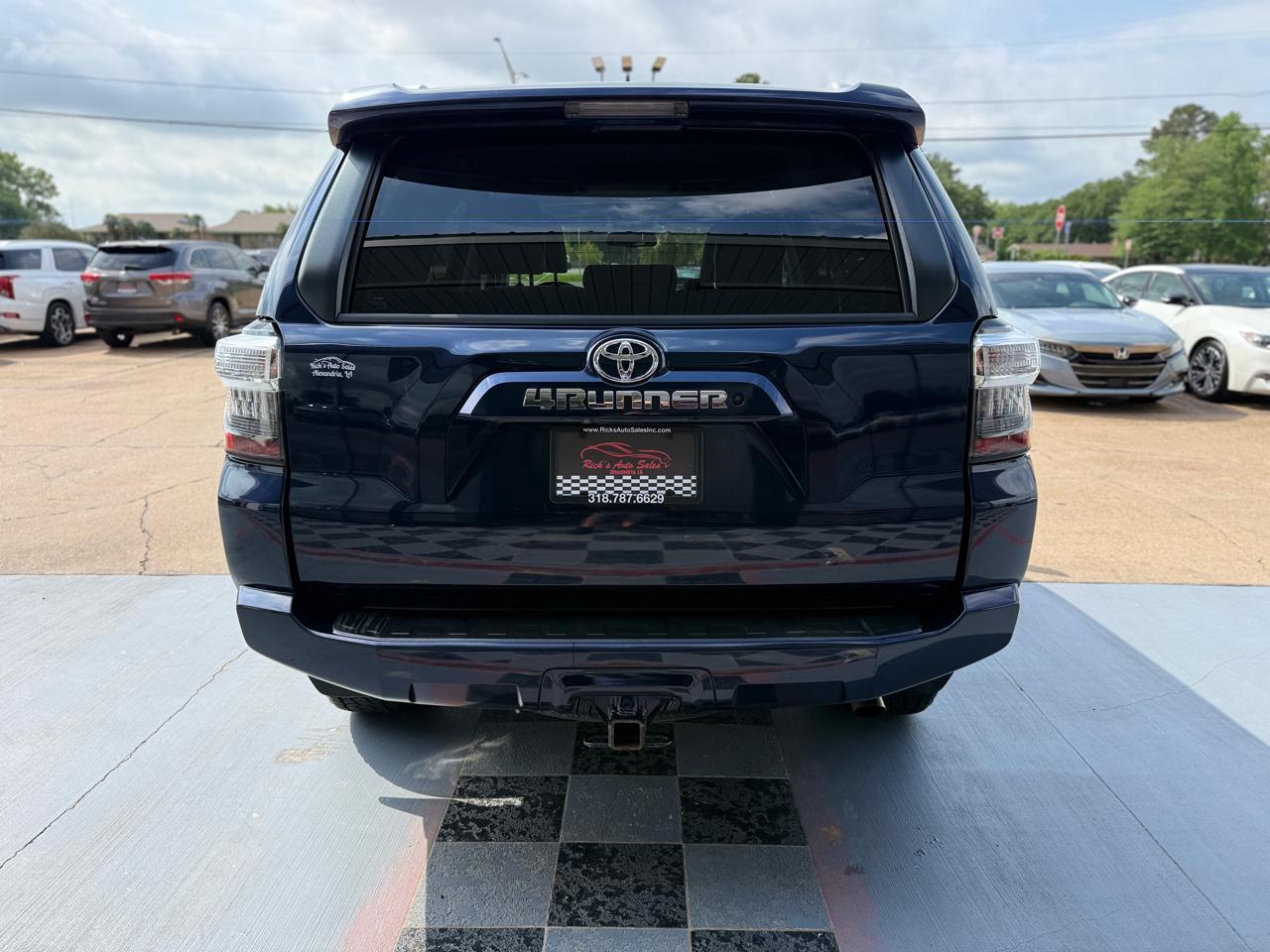 Toyota 4Runner SR5 2WD 2016