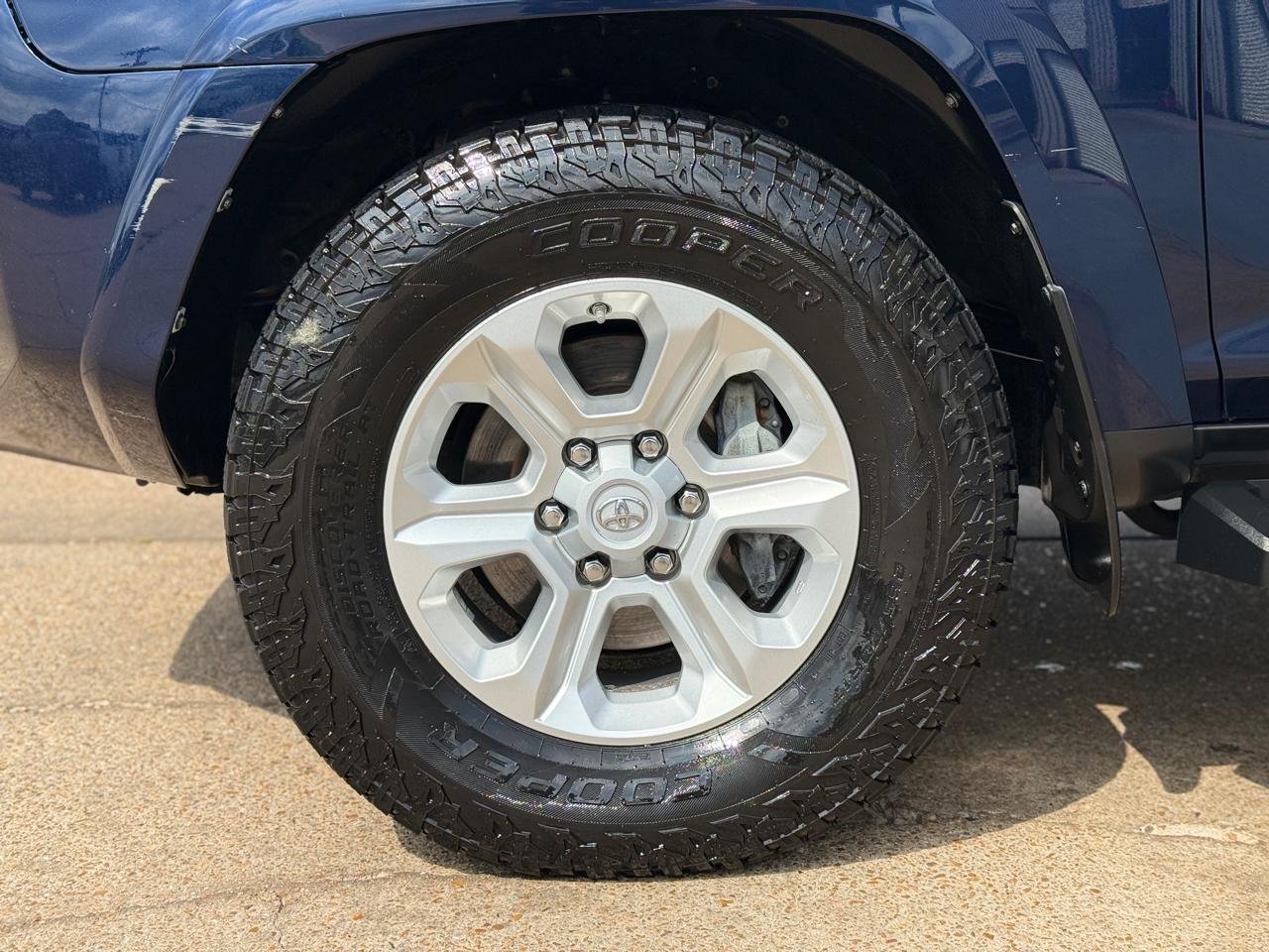 Toyota 4Runner SR5 2WD 2016