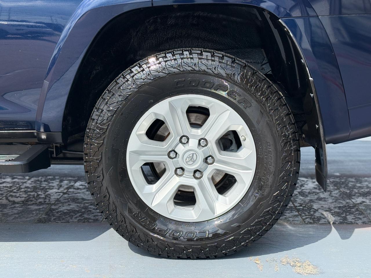 Toyota 4Runner SR5 2WD 2016