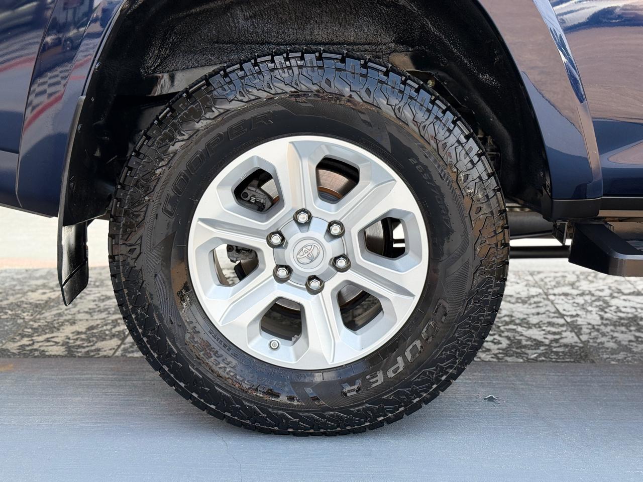 Toyota 4Runner SR5 2WD 2016