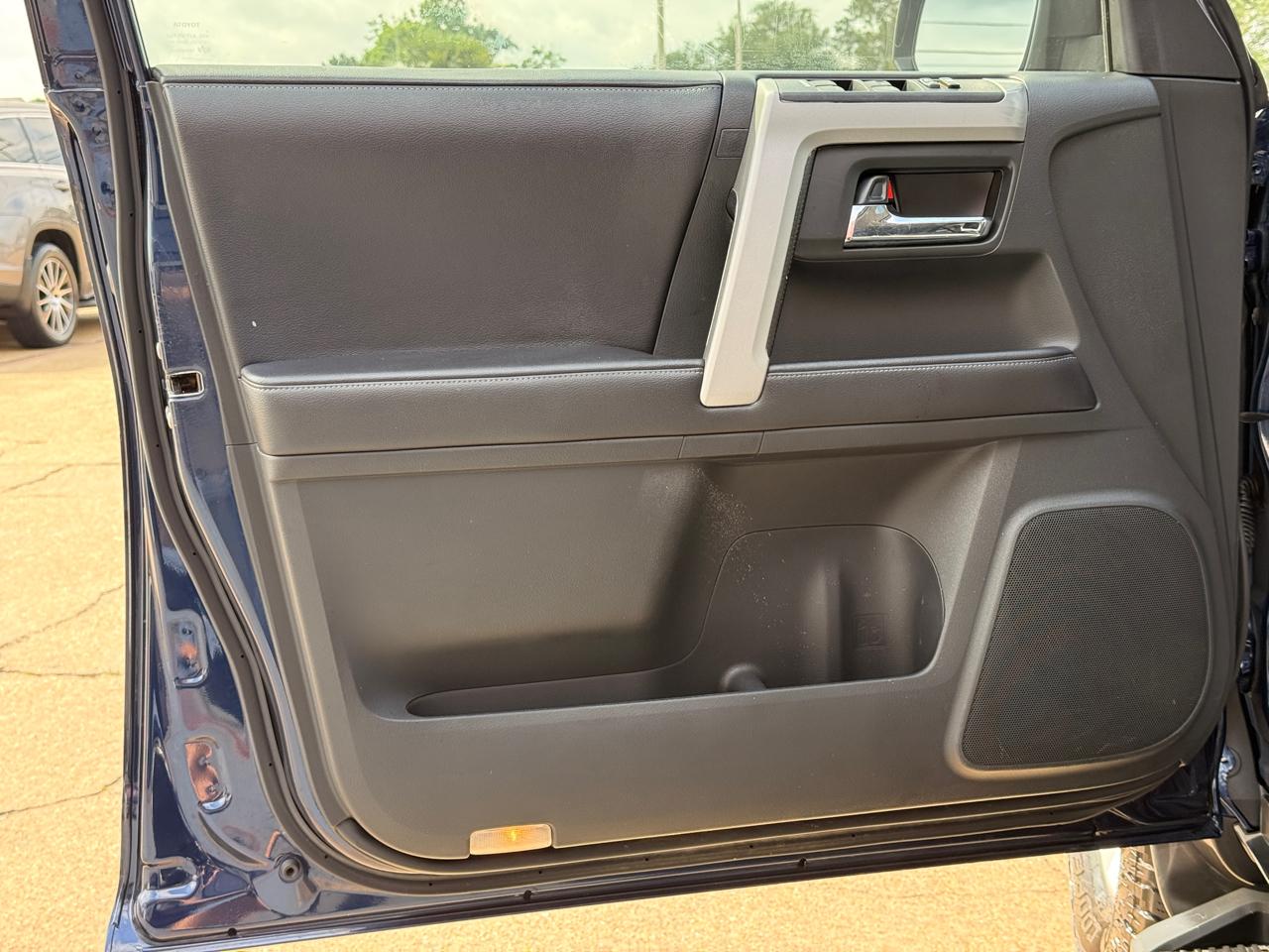 Toyota 4Runner SR5 2WD 2016