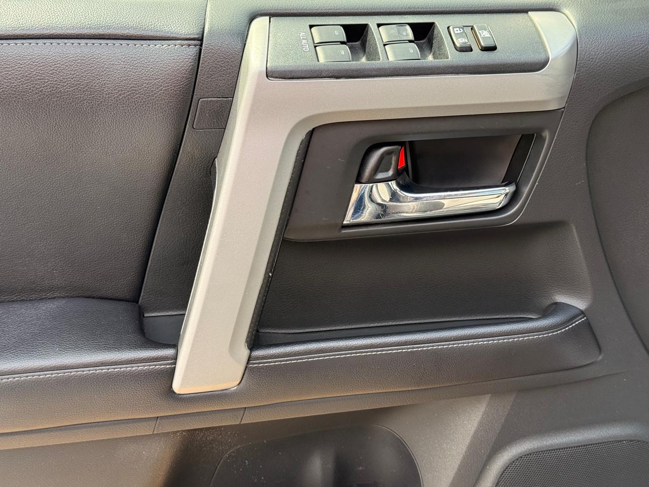 Toyota 4Runner SR5 2WD 2016