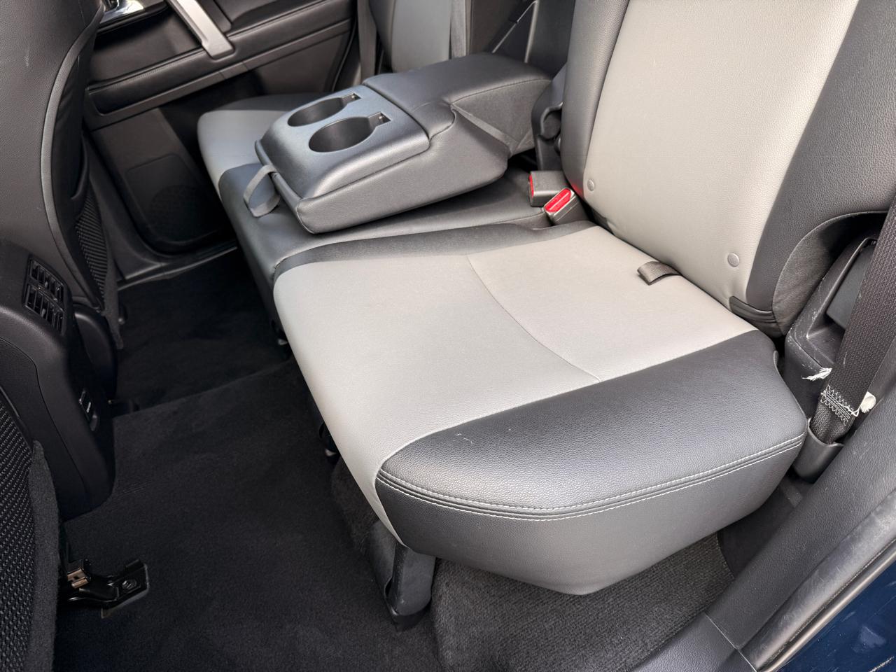 Toyota 4Runner SR5 2WD 2016