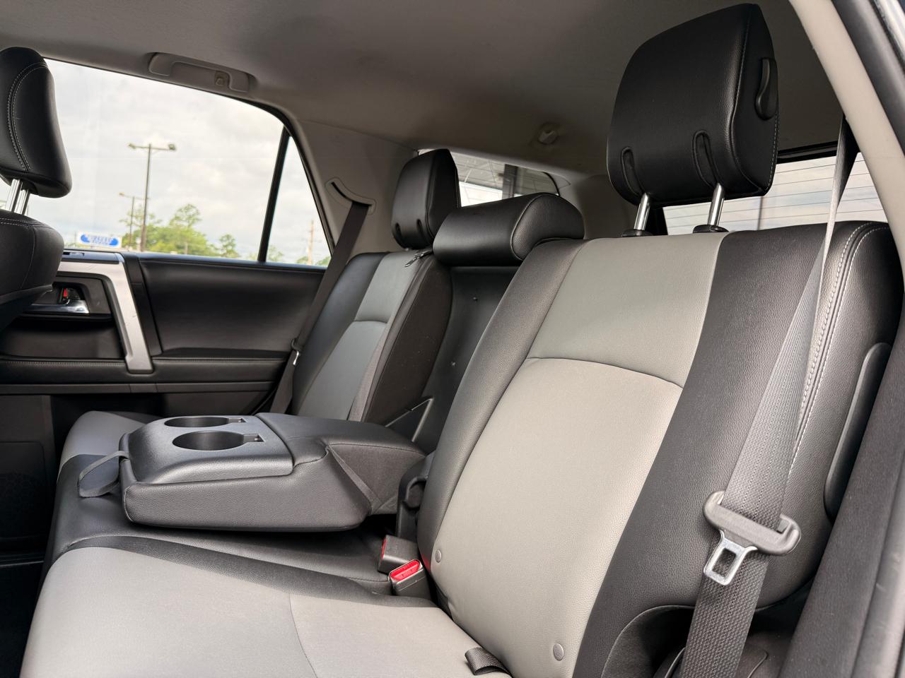 Toyota 4Runner SR5 2WD 2016