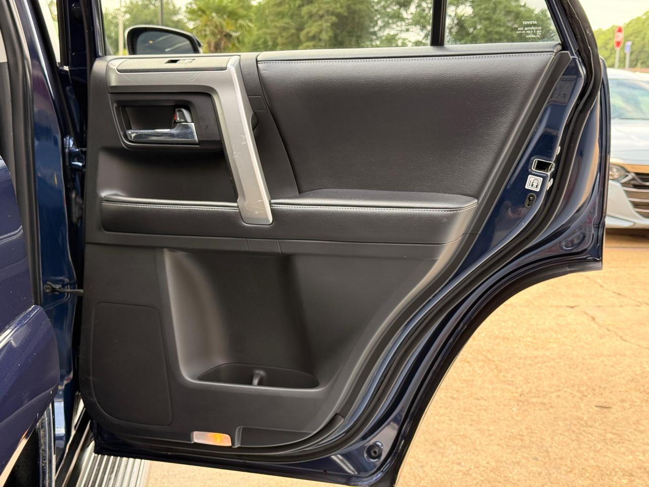 Toyota 4Runner SR5 2WD 2016