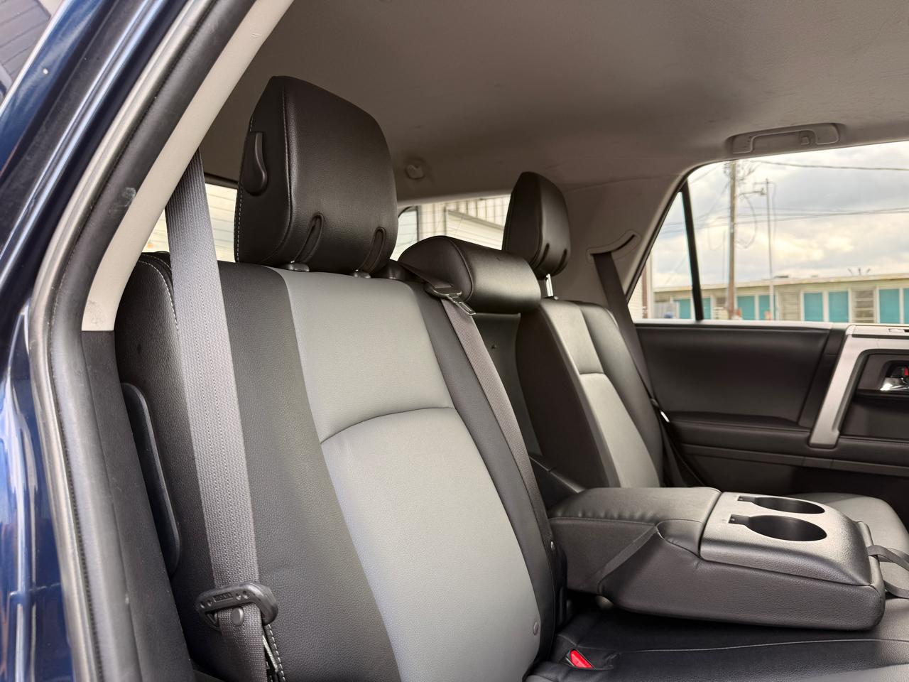 Toyota 4Runner SR5 2WD 2016