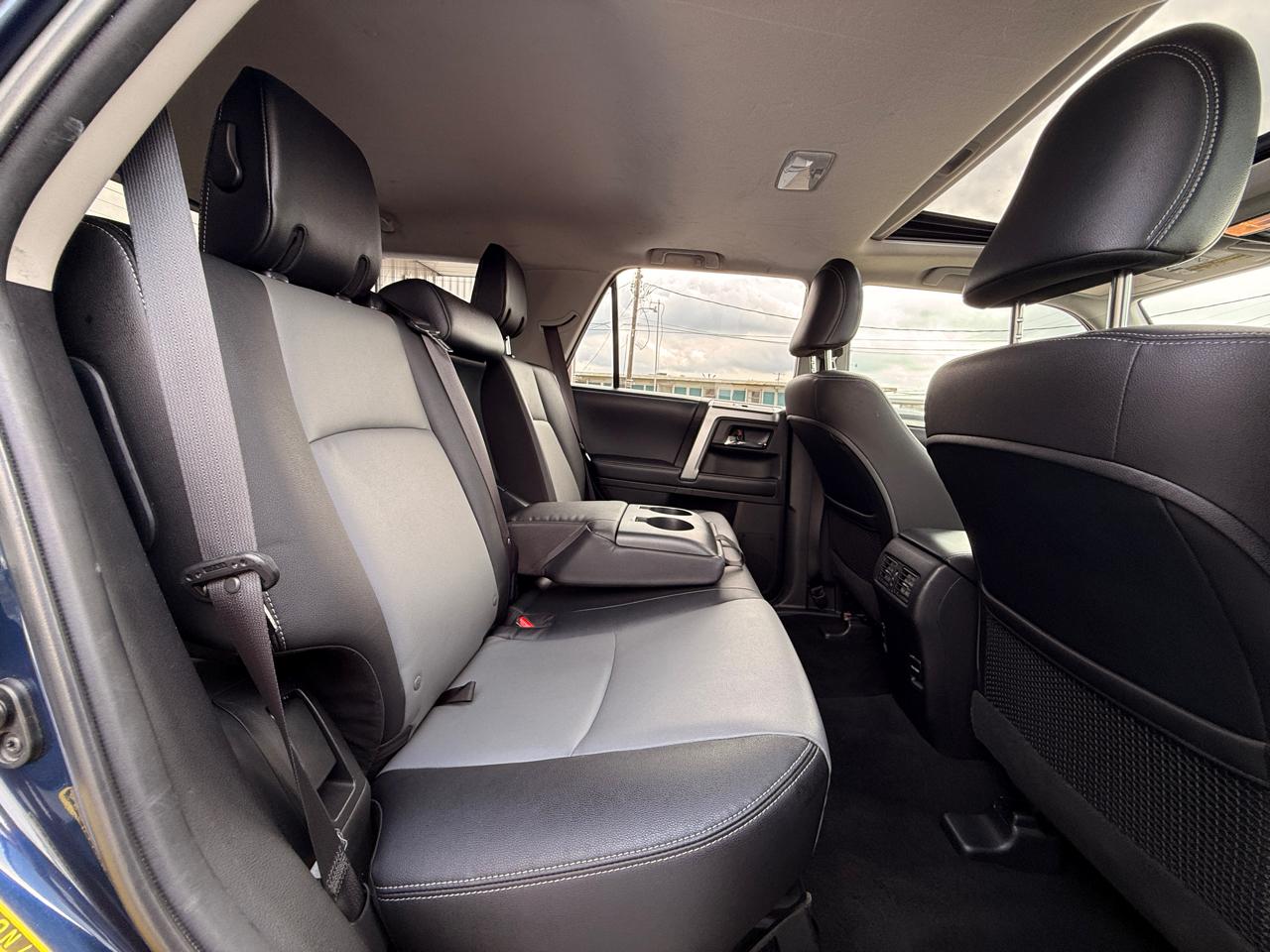 Toyota 4Runner SR5 2WD 2016