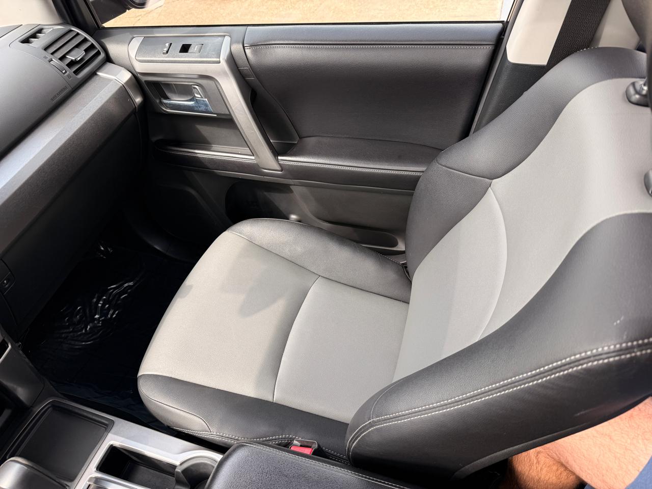 Toyota 4Runner SR5 2WD 2016