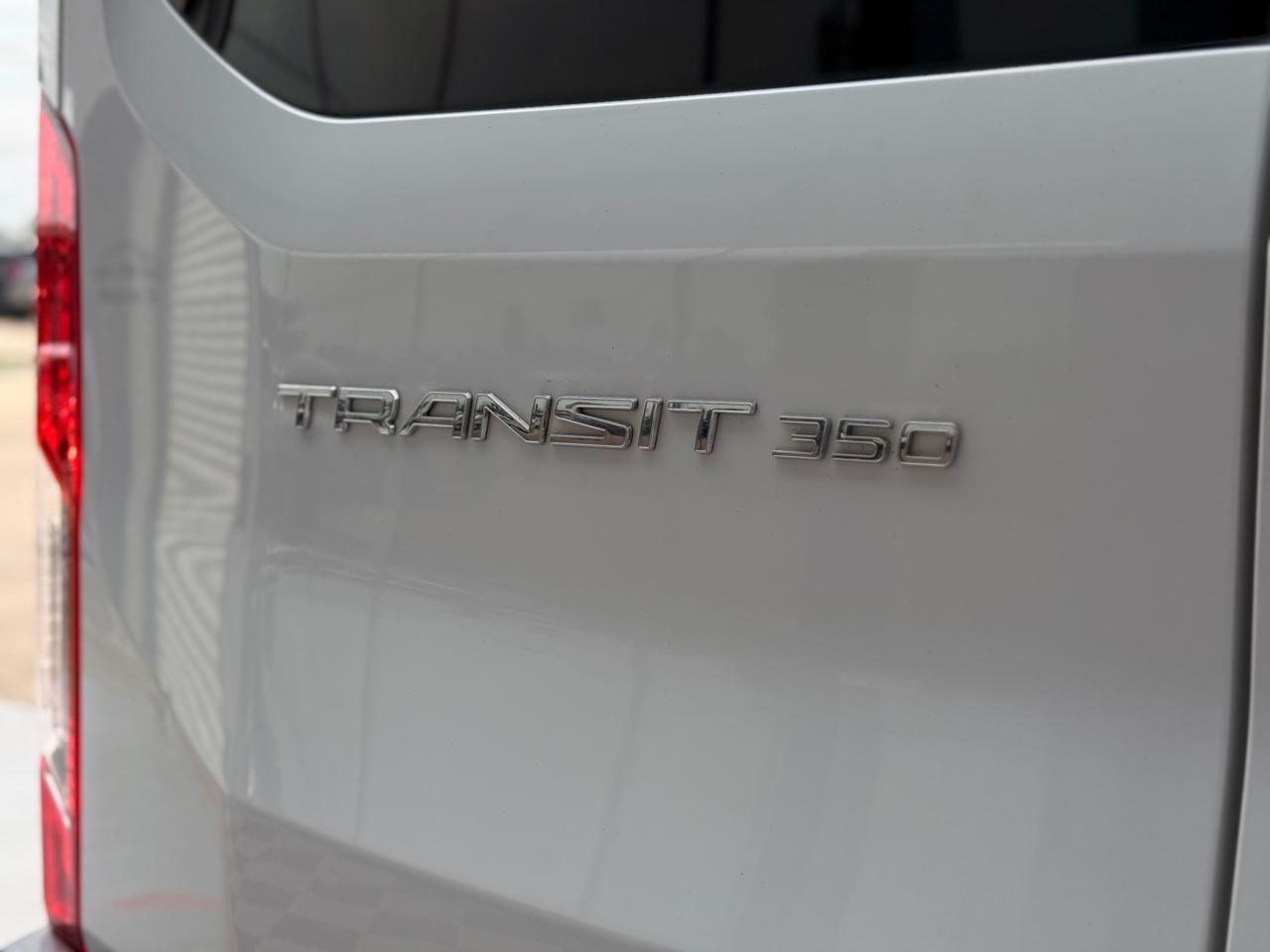 Ford Transit 350 Wagon Med. Roof XL w/Sliding Pass. 148-in. WB 2020