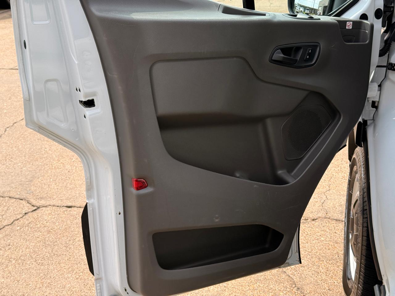 Ford Transit 350 Wagon Med. Roof XL w/Sliding Pass. 148-in. WB 2020