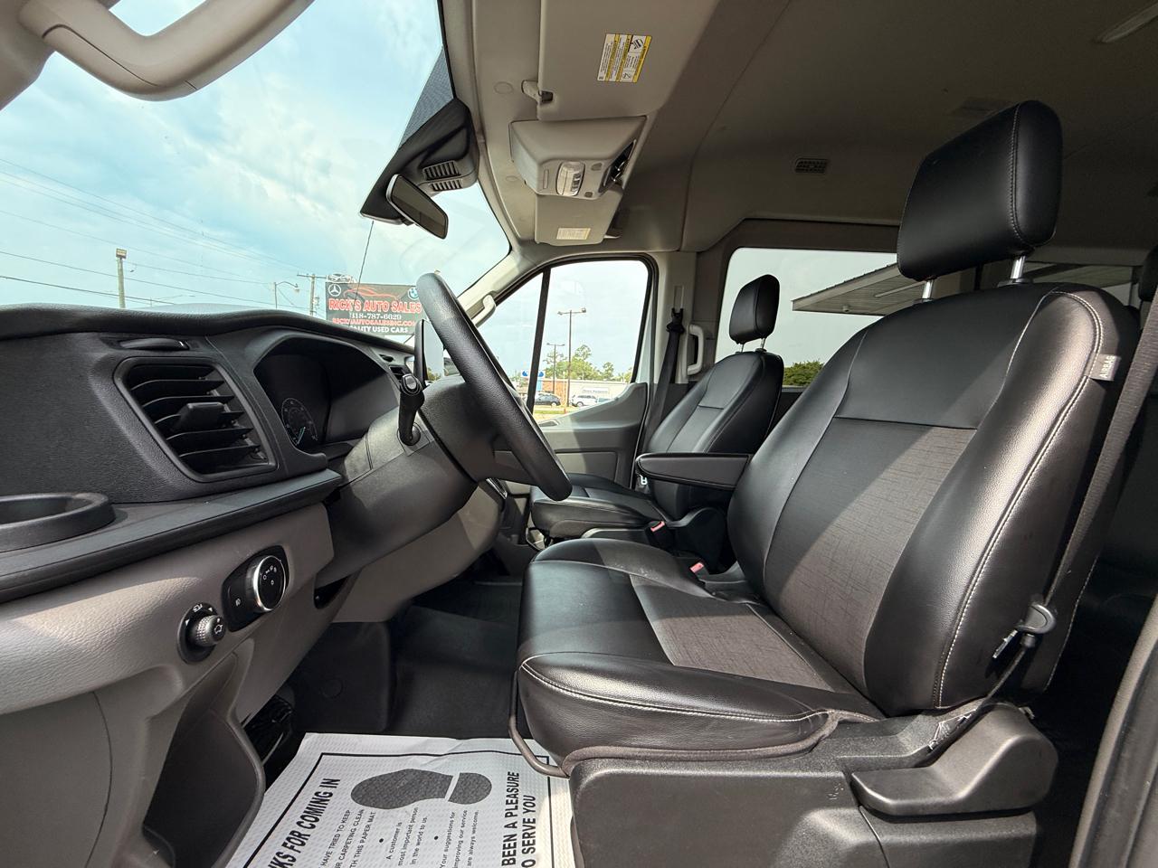 Ford Transit 350 Wagon Med. Roof XL w/Sliding Pass. 148-in. WB 2020