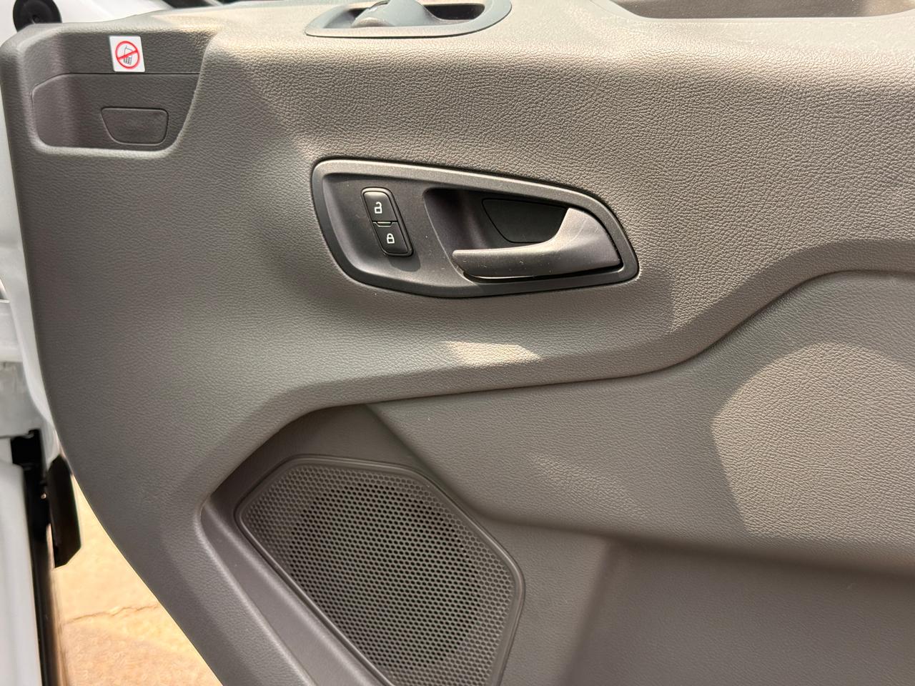 Ford Transit 350 Wagon Med. Roof XL w/Sliding Pass. 148-in. WB 2020