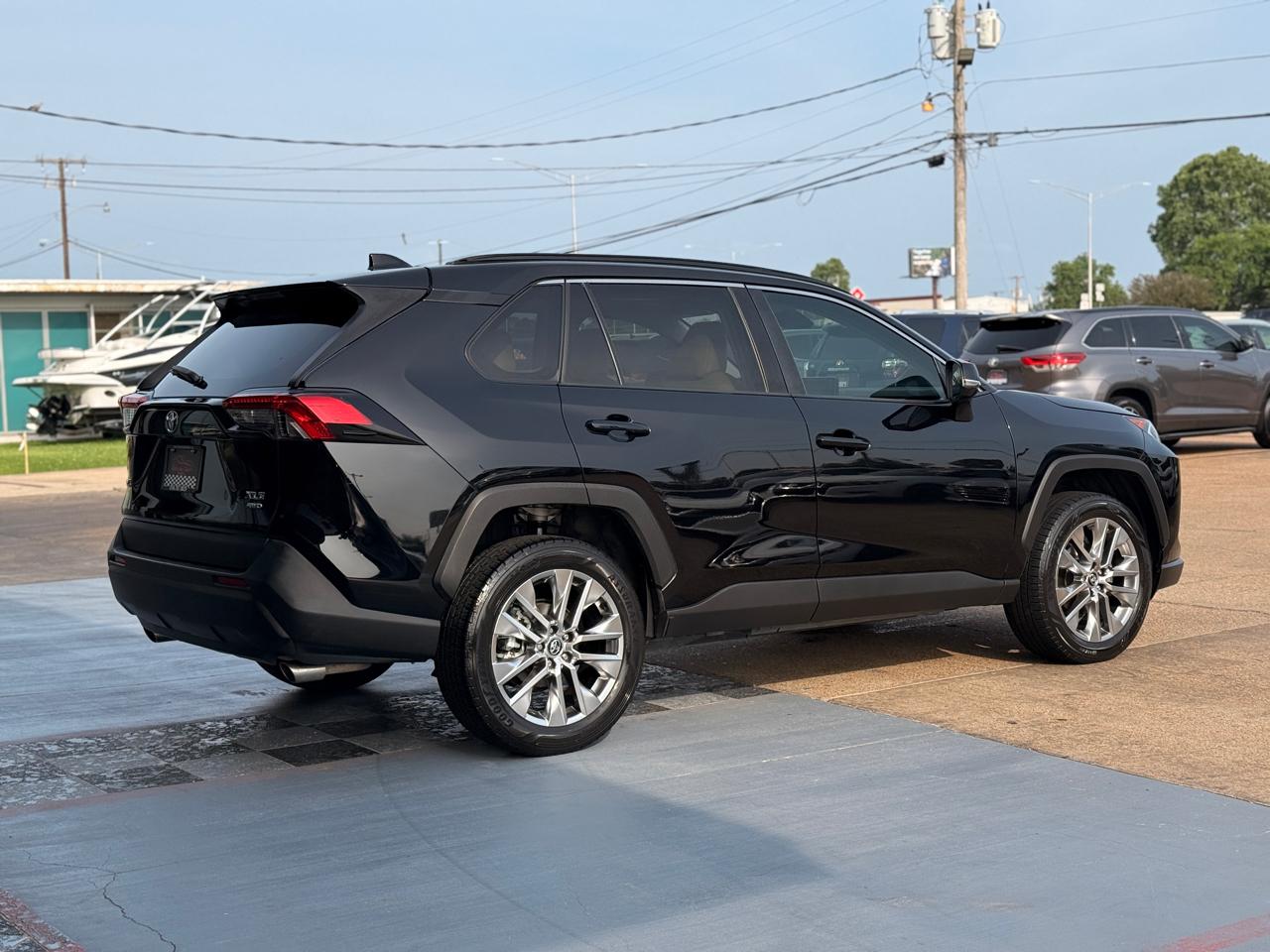 Toyota RAV4 XLE Premium AWD 2020
