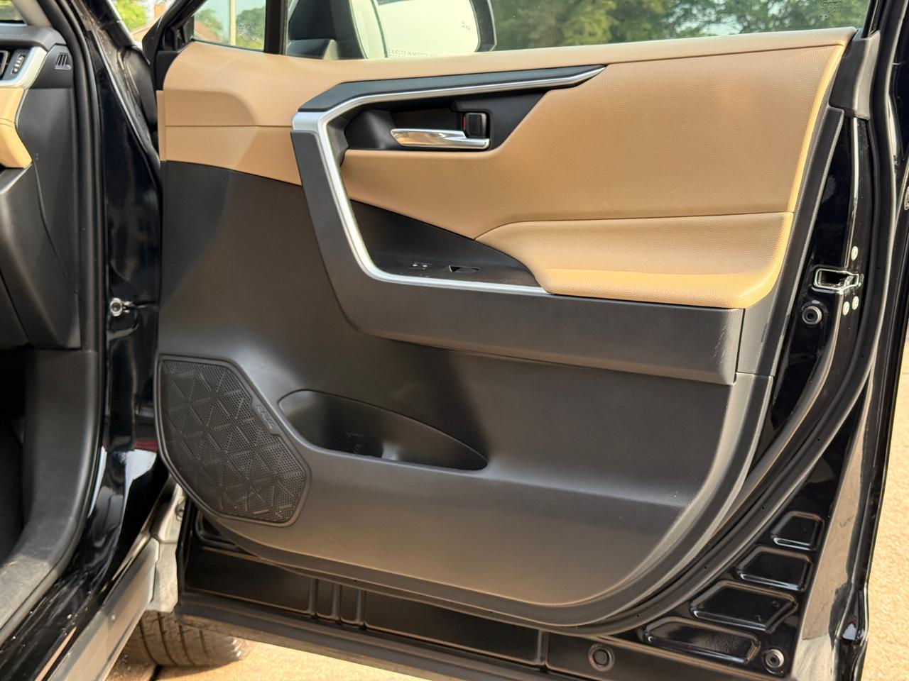 Toyota RAV4 XLE Premium AWD 2020