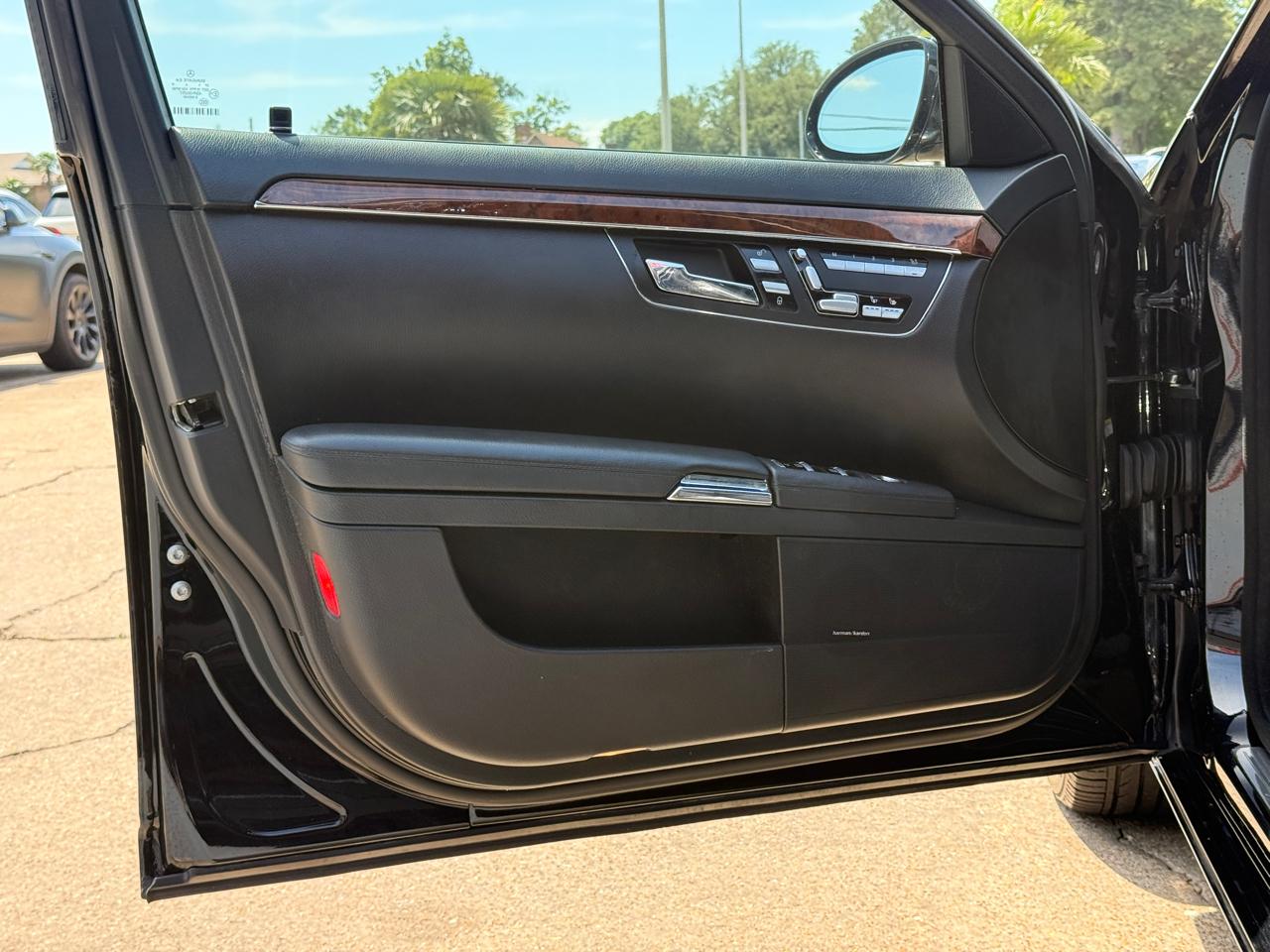 Mercedes-Benz S-Class S550 4MATIC 2009