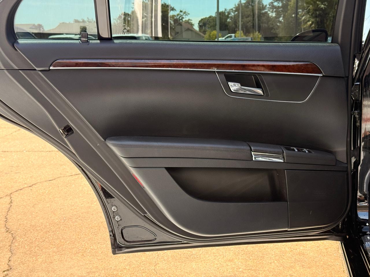Mercedes-Benz S-Class S550 4MATIC 2009
