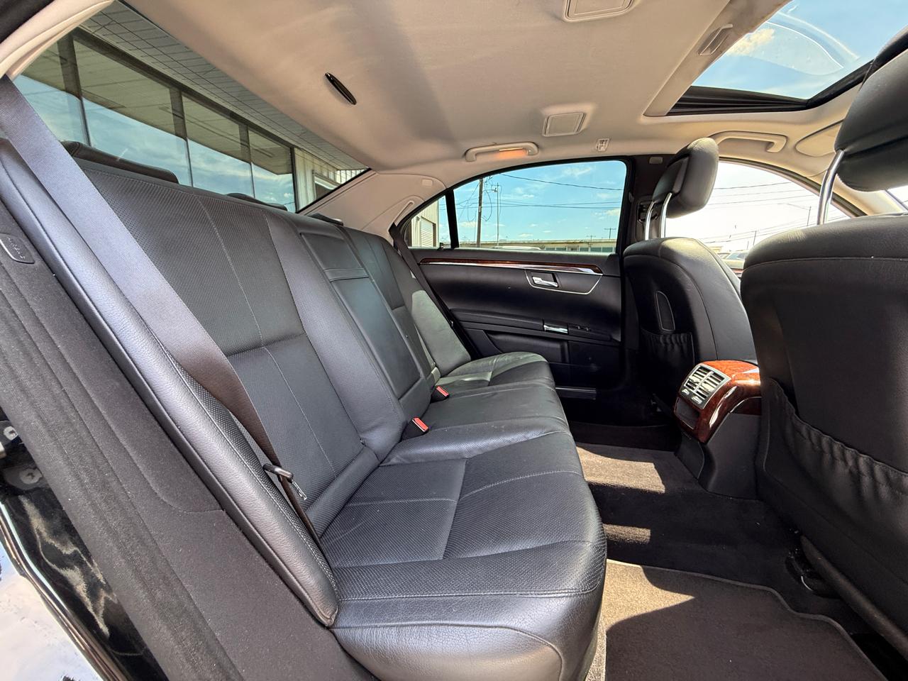 Mercedes-Benz S-Class S550 4MATIC 2009