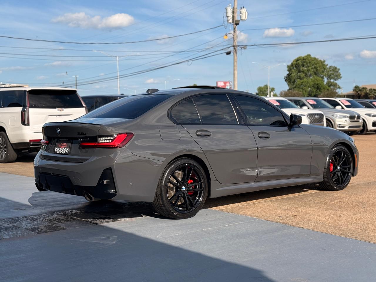 BMW 3-Series 330i 2023