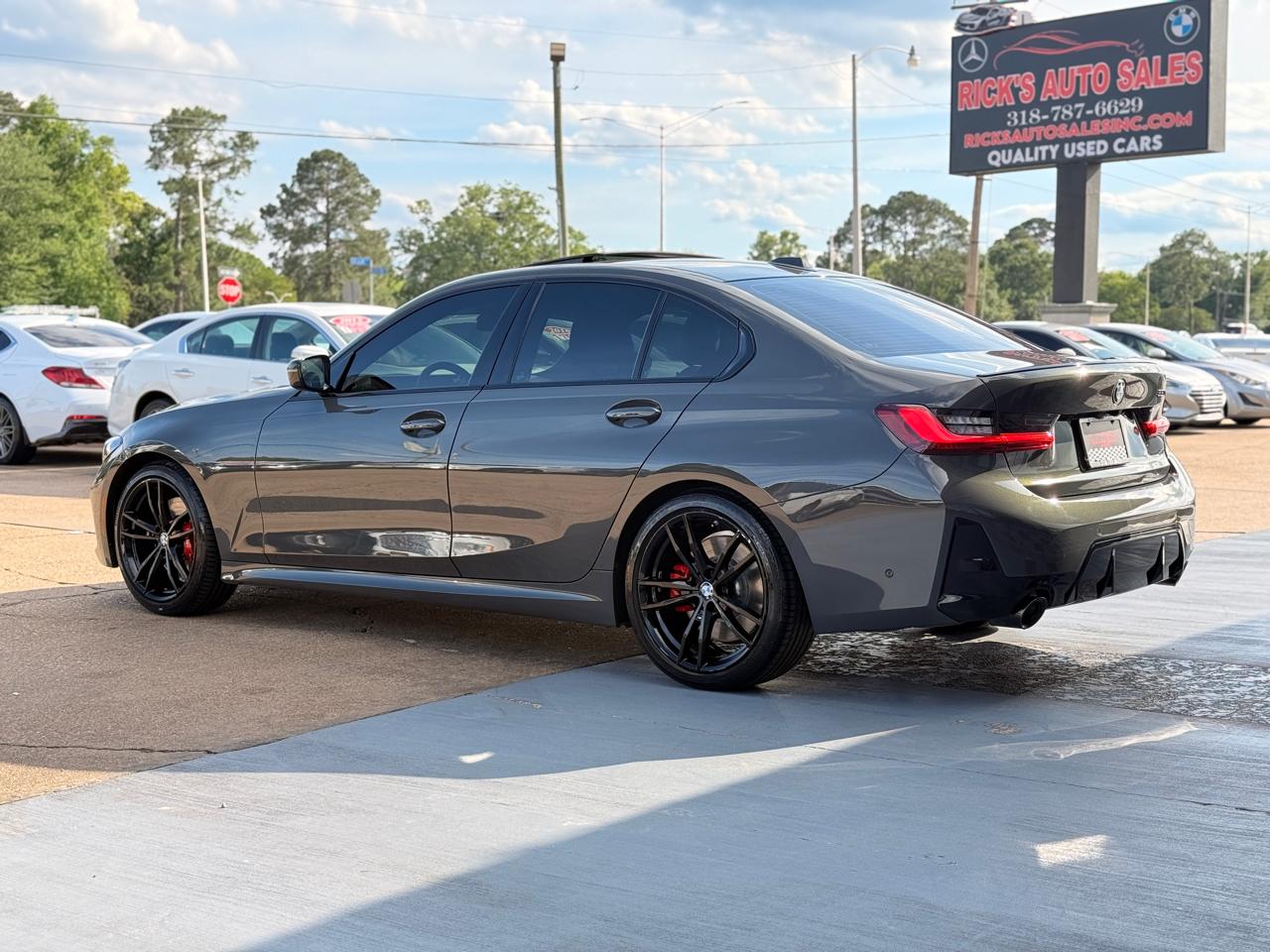 BMW 3-Series 330i 2023