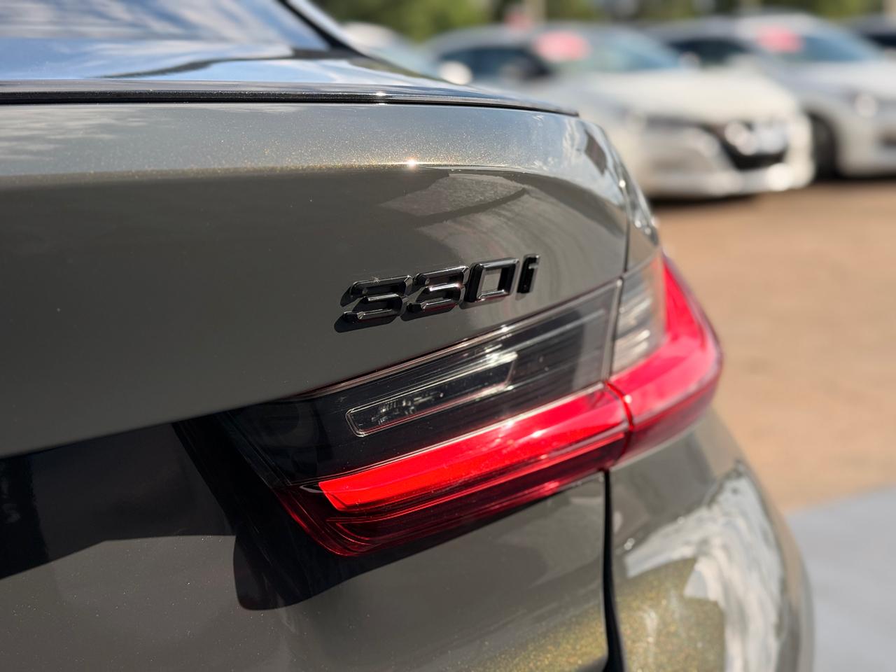 BMW 3-Series 330i 2023