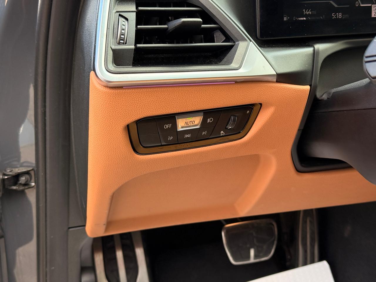 BMW 3-Series 330i 2023