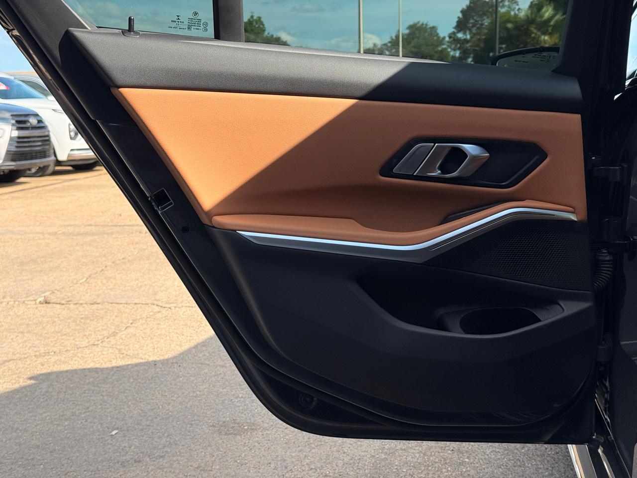 BMW 3-Series 330i 2023