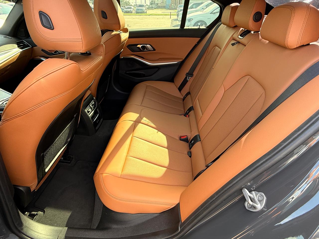 BMW 3-Series 330i 2023