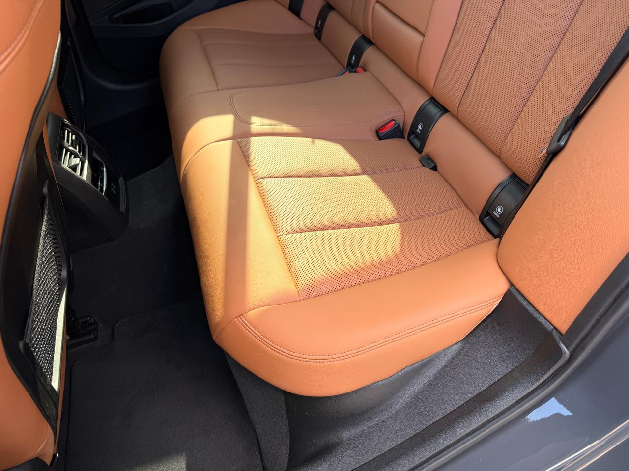 BMW 3-Series 330i 2023