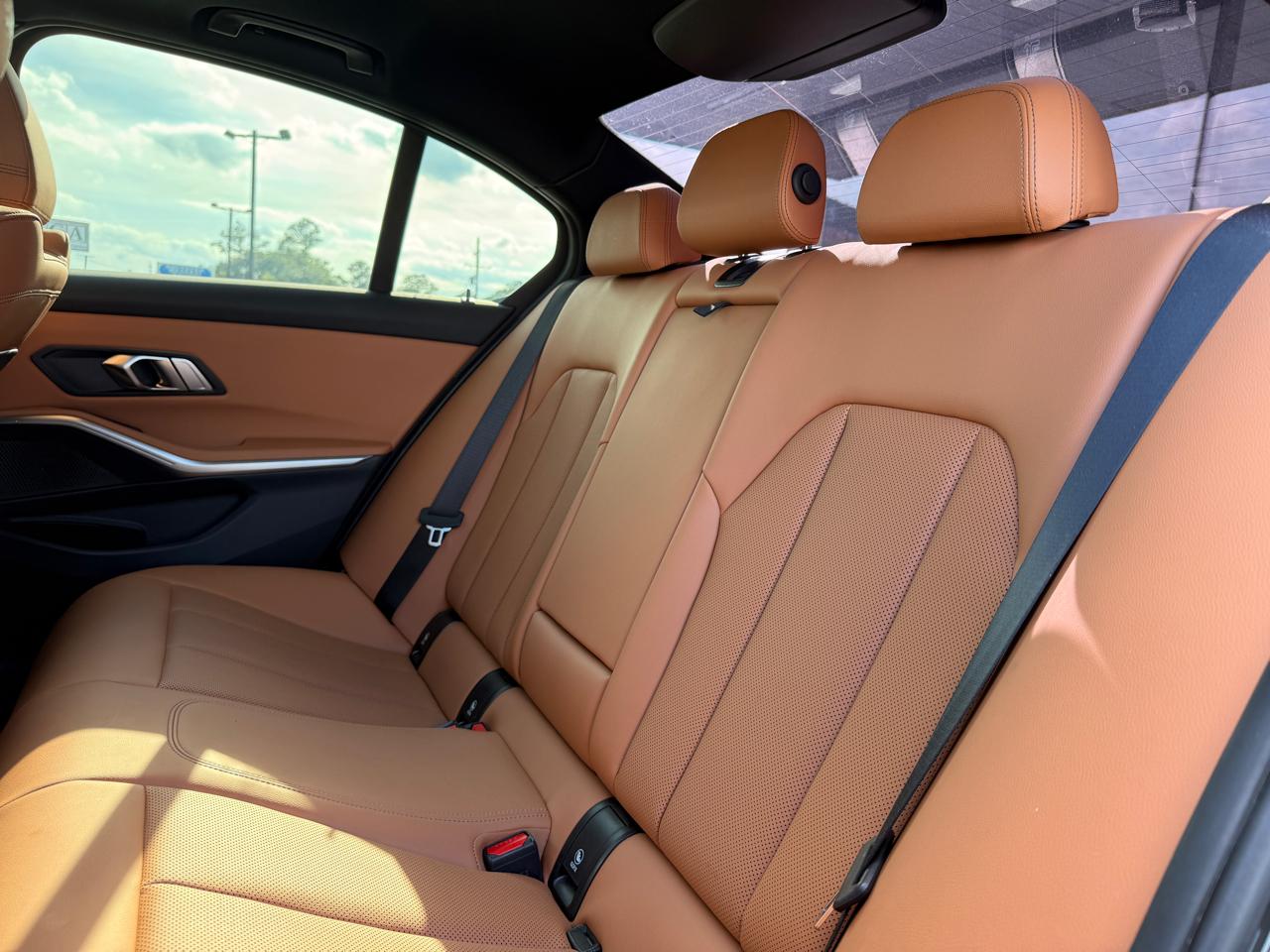 BMW 3-Series 330i 2023