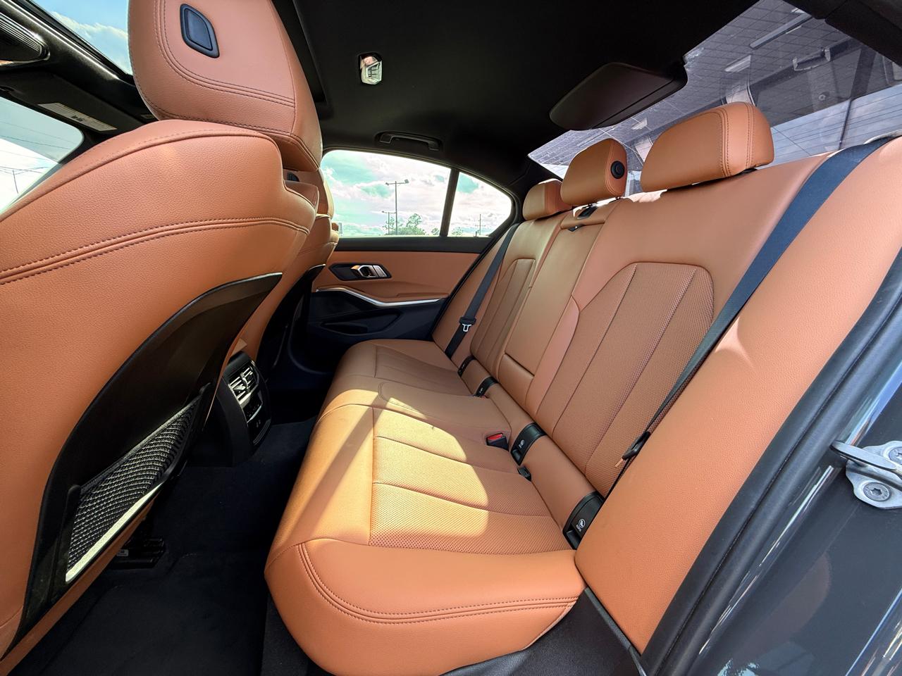 BMW 3-Series 330i 2023