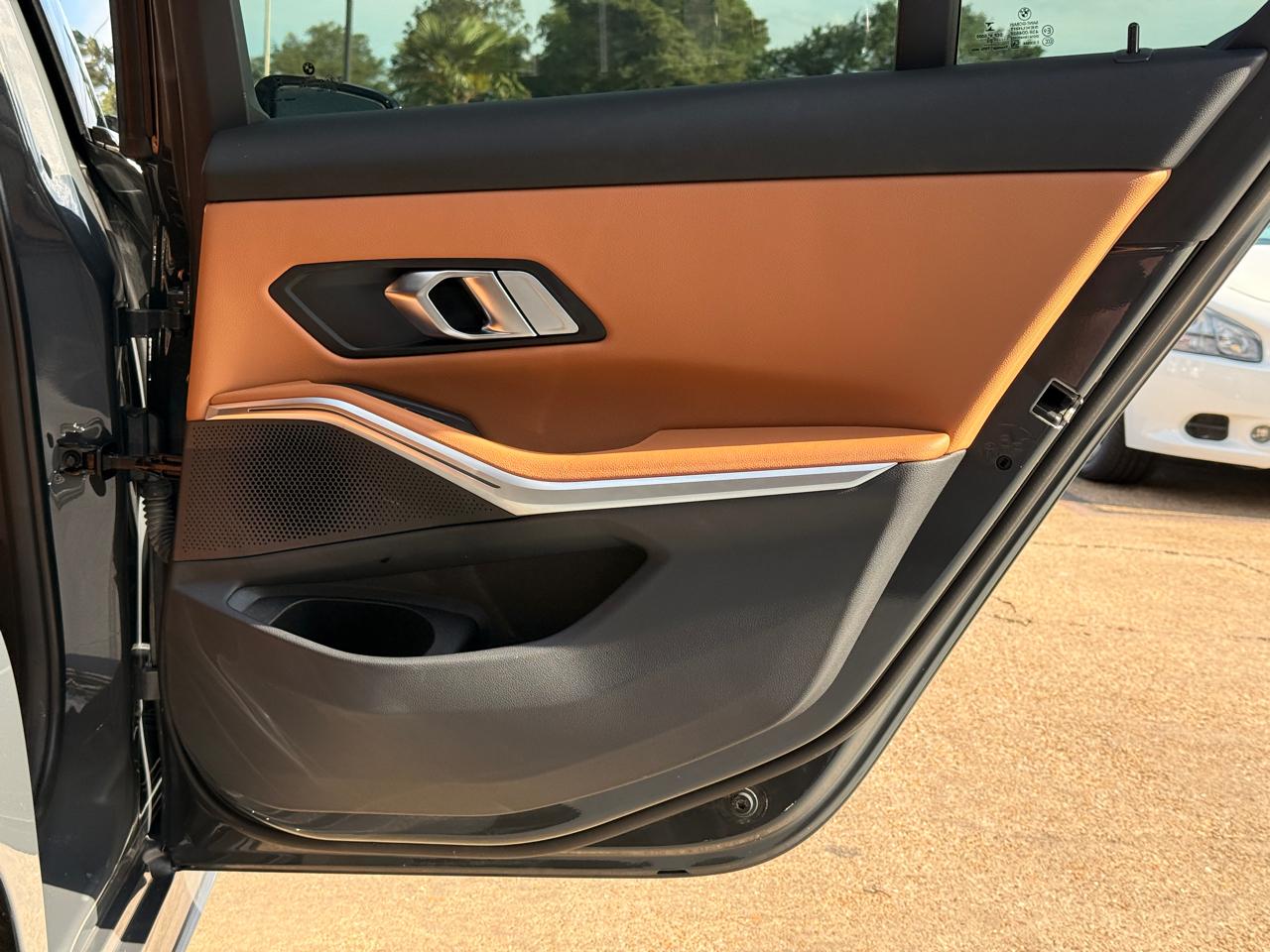 BMW 3-Series 330i 2023
