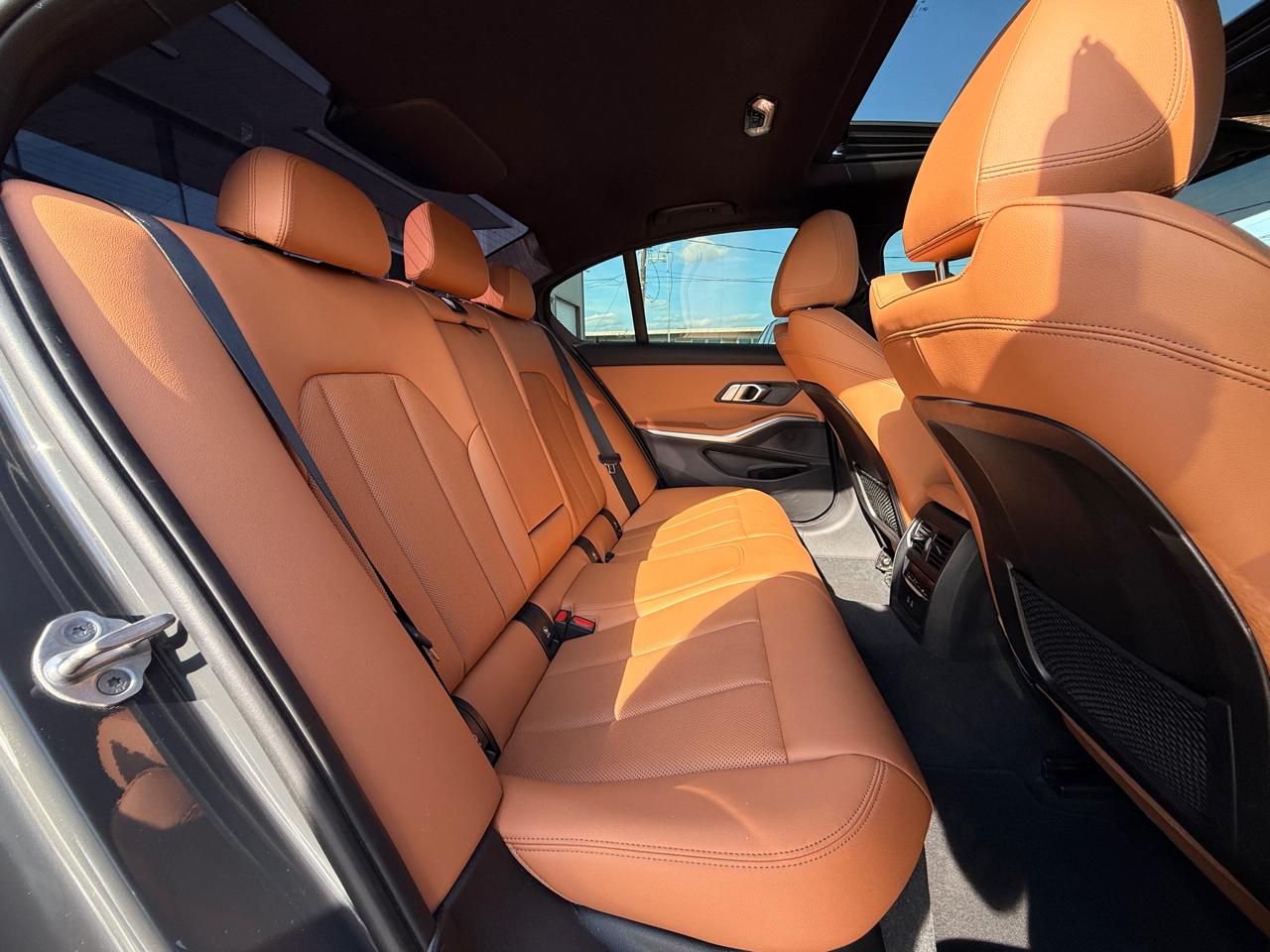 BMW 3-Series 330i 2023