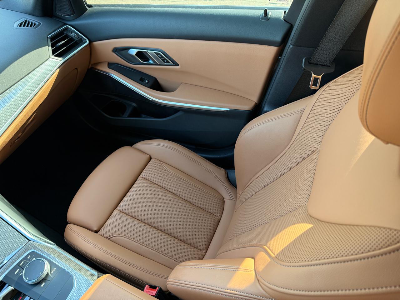 BMW 3-Series 330i 2023