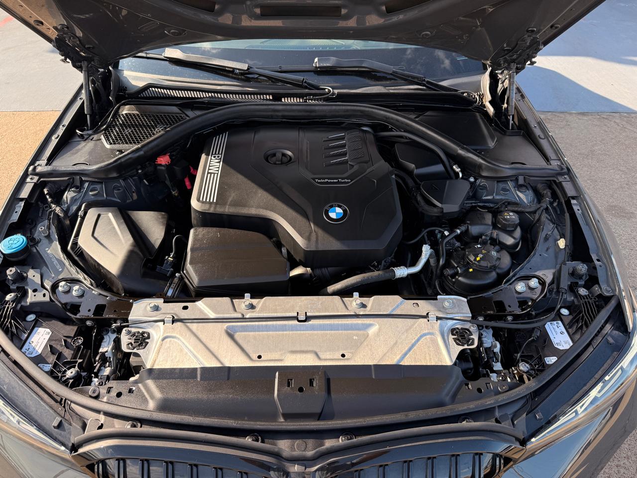 BMW 3-Series 330i 2023