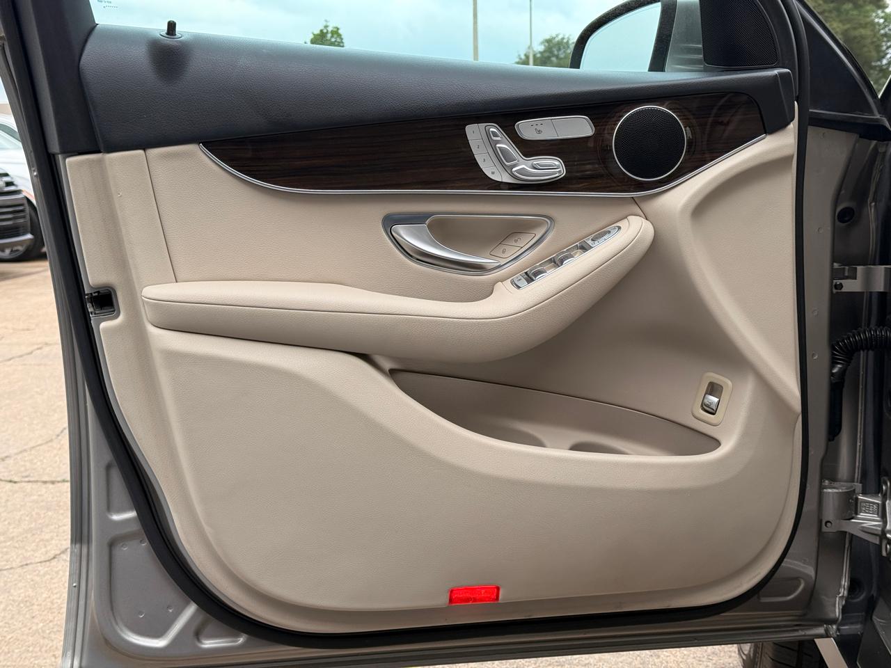 Mercedes-Benz GLC-Class GLC300 2019