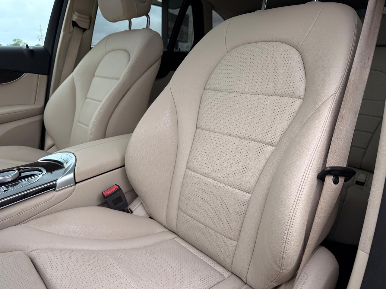 Mercedes-Benz GLC-Class GLC300 2019