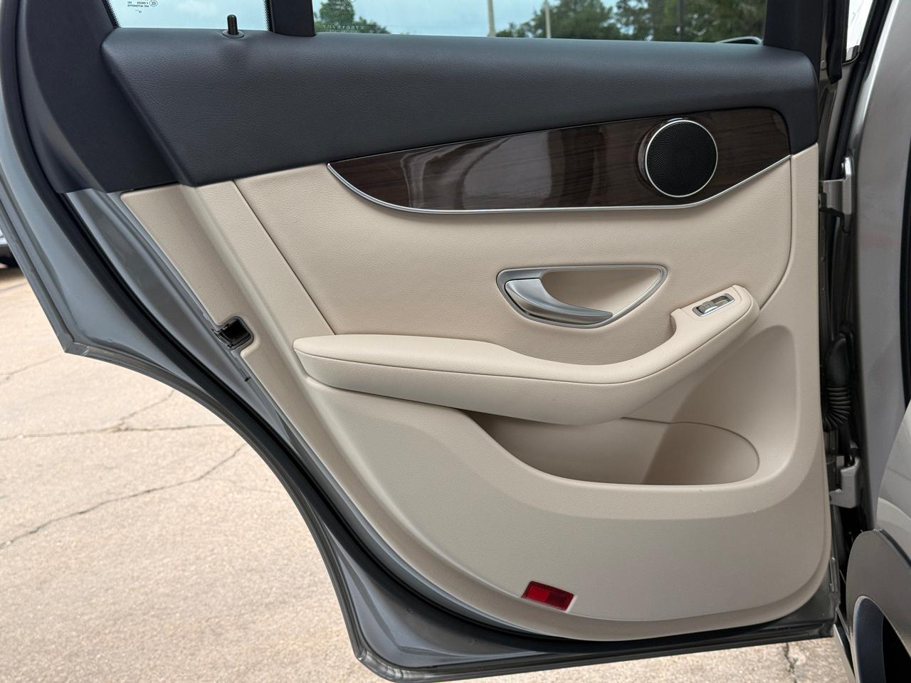 Mercedes-Benz GLC-Class GLC300 2019