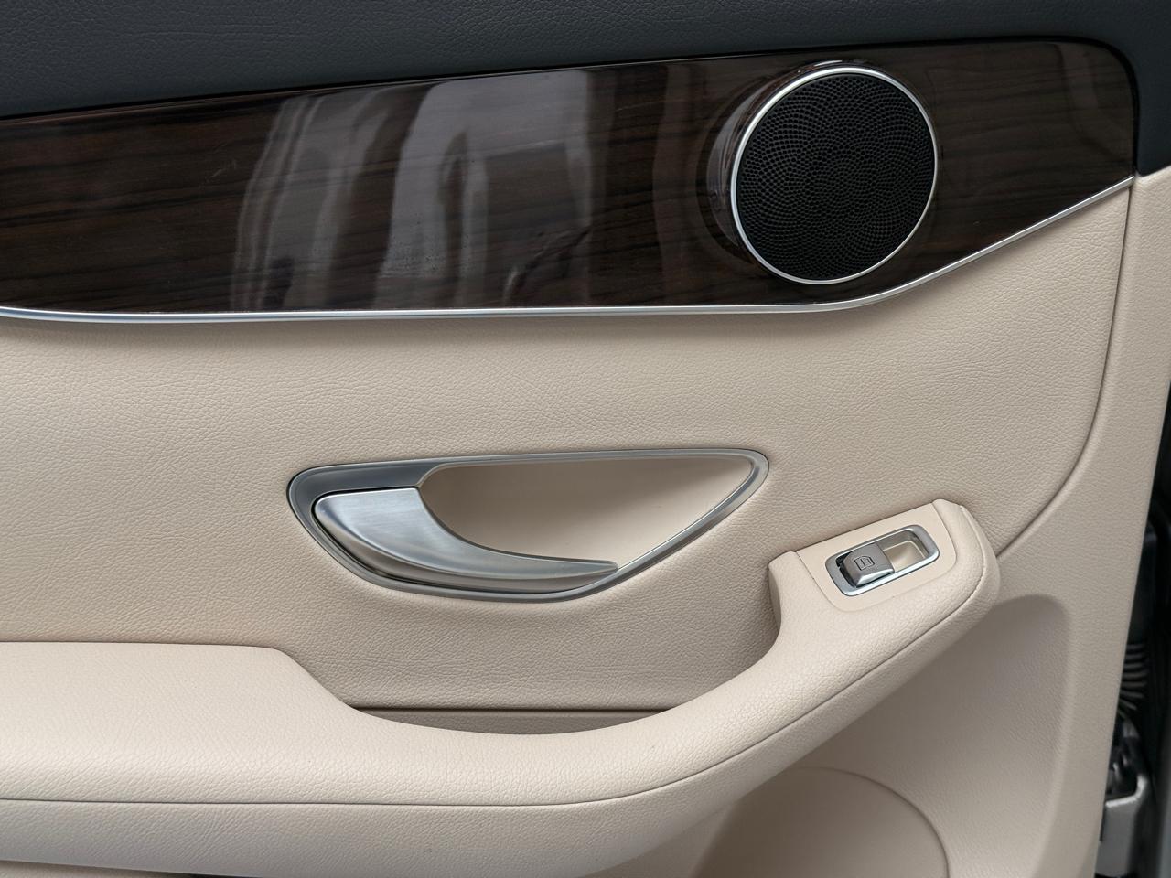 Mercedes-Benz GLC-Class GLC300 2019