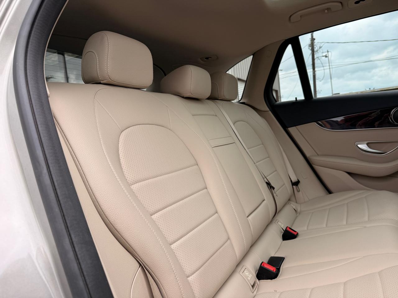 Mercedes-Benz GLC-Class GLC300 2019
