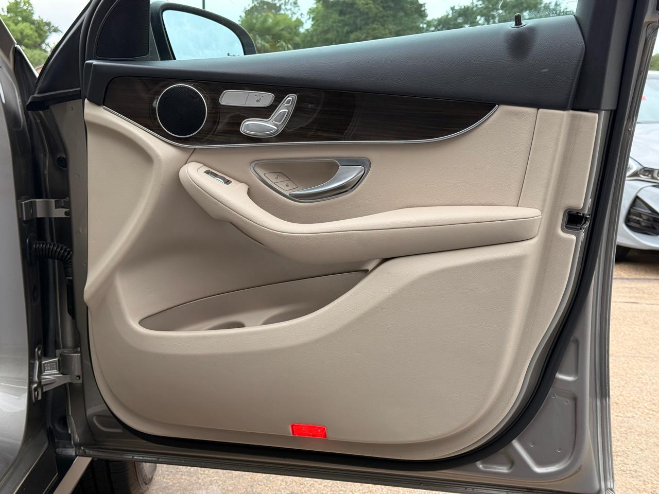 Mercedes-Benz GLC-Class GLC300 2019